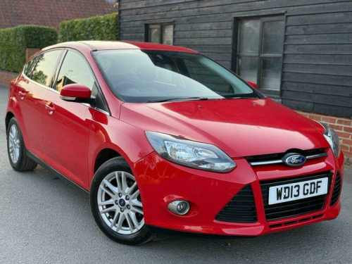 Ford Focus  1.6 Titanium Hatchback 5dr Petrol Powershift Euro 5 (125 ps)