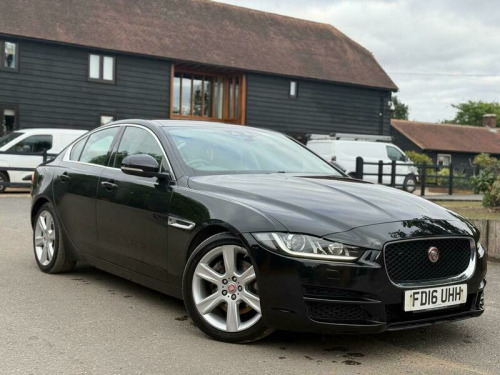 Jaguar XE  2.0d Portfolio Saloon 4dr Diesel Auto Euro 6 (s/s) (180 ps)
