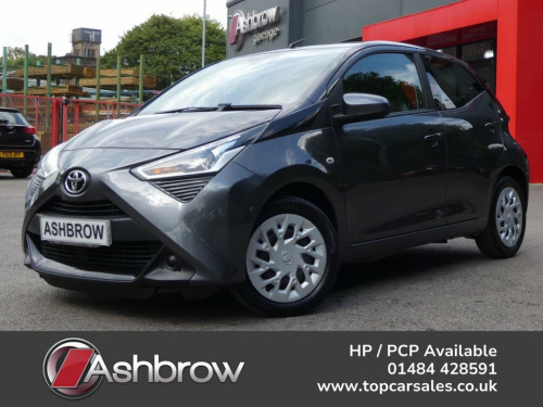 Toyota AYGO  1.0 VVT-i x-play 5d 71 S/S CARPLAY /ANDROID REAR C