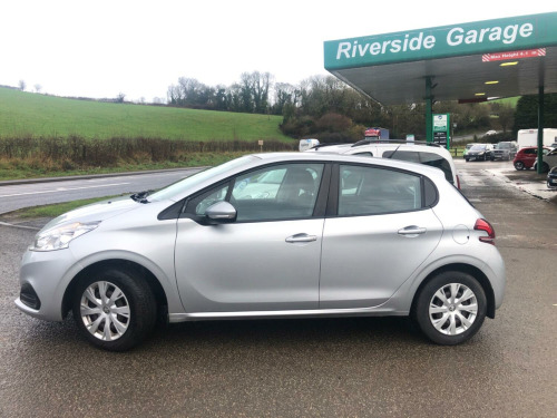 Peugeot 208  1.6 HDI ACCESS