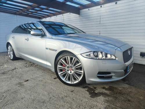 Jaguar XJ  3.0d V6 Portfolio Saloon 4dr Diesel Auto Euro 5 (L