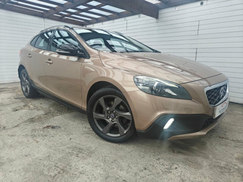 Volvo V40  1.6 D2 Lux Hatchback 5dr Diesel Powershift Euro 5 