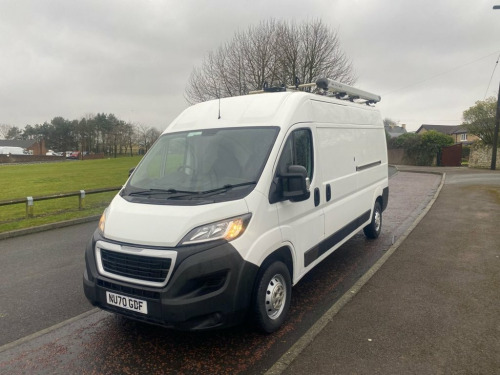 Peugeot Boxer  2.2 BlueHDi 335 Professional Panel Van 5dr Diesel 