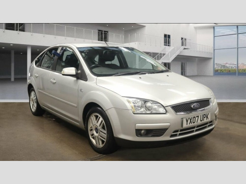 Ford Focus  1.6 Ghia Hatchback 5dr Petrol Manual (161 g/km, 11