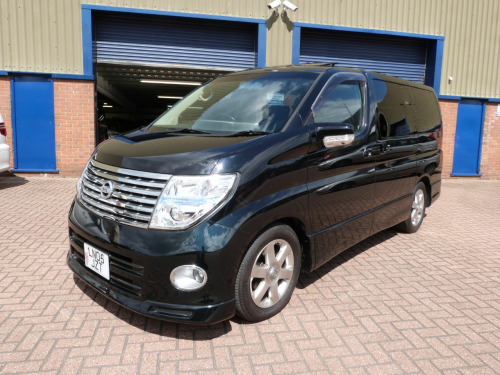 Nissan Elgrand  Highway Star Model 2.5i V6 Auto