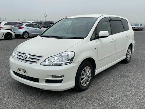 Toyota Ipsum  240i Auto