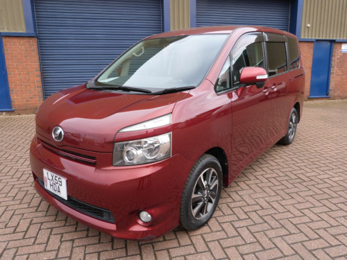 Toyota Voxy  XL Model 2.0i Auto