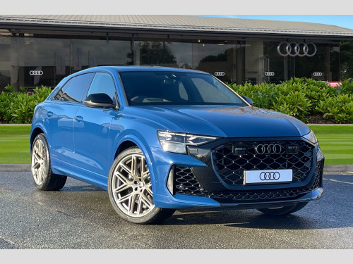 Audi RS Q8  