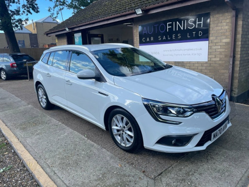 Renault Megane  1.5 Blue dCi Play Sport Tourer 5dr Diesel Manual E