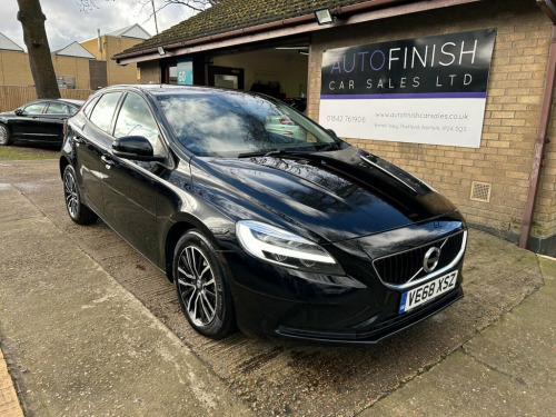 Volvo V40  2.0 D2 Momentum Nav Plus Hatchback 5dr Diesel Auto