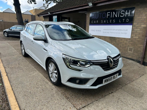 Renault Megane  1.5 Blue dCi Play Sport Tourer 5dr Diesel Manual E
