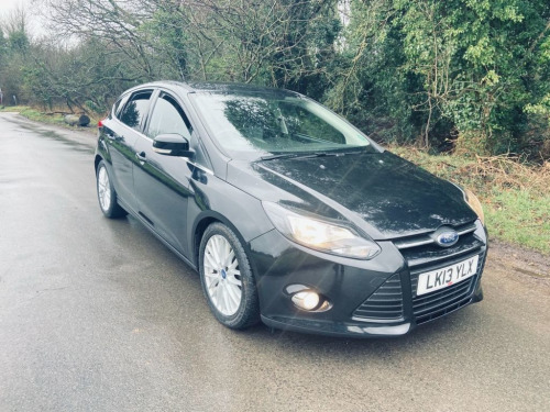 Ford Focus  1.0 ZETEC 5d 124 BHP Live Video Viewings Available