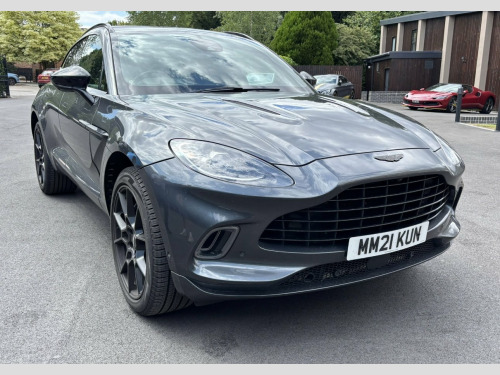 Aston Martin DBX  4.0 V8
