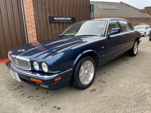 Jaguar XJ  3.2