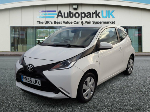 Toyota AYGO  1.0 VVT-i x-play Hatchback 3dr Petrol Manual Euro 