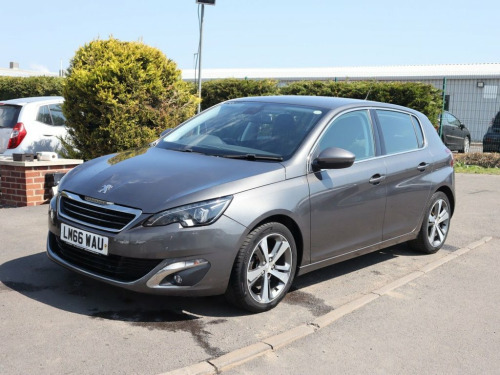 Peugeot 308  1.2 PureTech Allure Hatchback 5dr Petrol Manual Eu