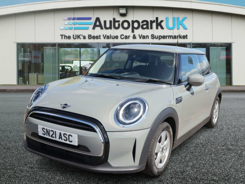 MINI Hatch  1.5 Cooper Classic Hatchback 3dr Petrol Manual Eur