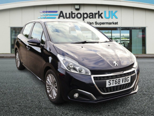 Peugeot 208  1.2 PureTech Signature Hatchback 5dr Petrol Manual 