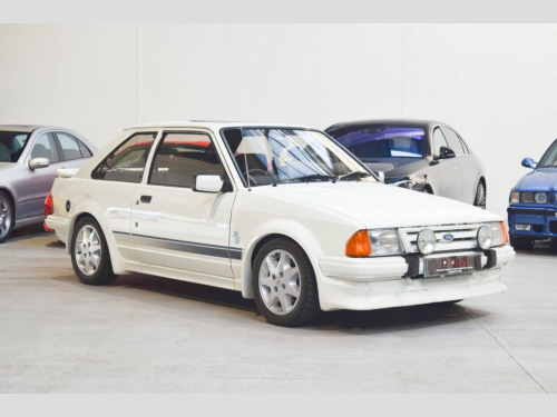 Ford Escort  1.6000000000000001l 3d  132 BHP