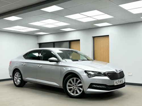 Skoda Superb  2.0 TDI SE Technology Hatchback 5dr Diesel Manual 