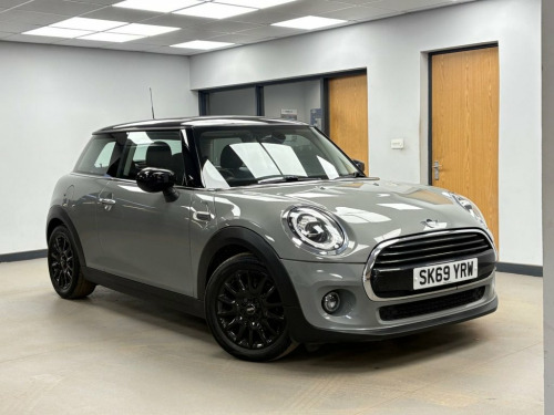 MINI Hatch  1.5 Cooper Classic Hatchback 3dr Petrol Manual Eur