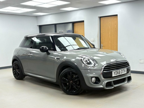 MINI Hatch  1.5 Cooper D Hatchback 3dr Diesel Steptronic Euro 