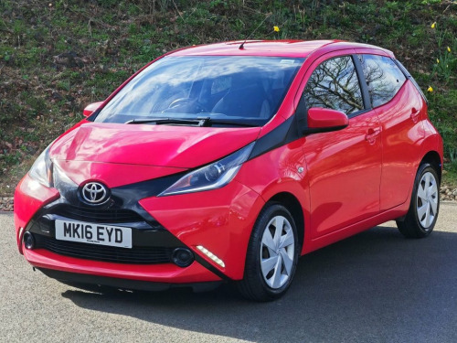 Toyota AYGO  1.0 VVT-I X-PLAY X-SHIFT 5d 69 BHP