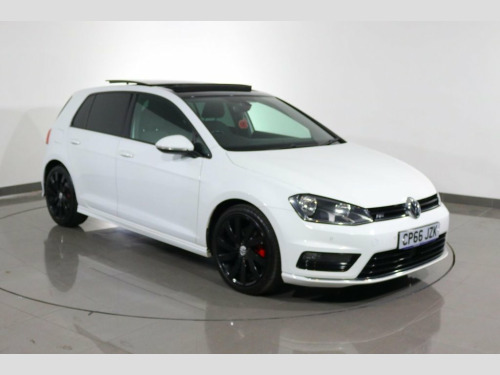 Volkswagen Golf  2.0 TDI BlueMotion Tech R-Line Edition Hatchback 5