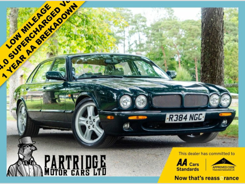 Jaguar XJR  4.0 V8 Saloon 4dr Petrol Automatic (350 g/km, 370 