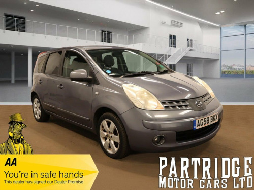 Nissan Note  1.6 16V Tekna Hatchback 5dr Petrol Auto Euro 4 (11