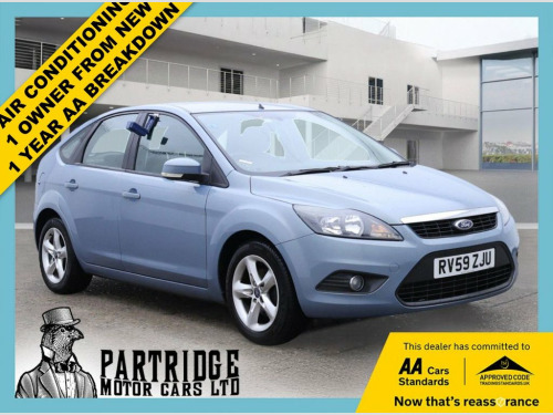 Ford Focus  1.6 Zetec Hatchback 5dr Petrol Manual (161 g/km, 9