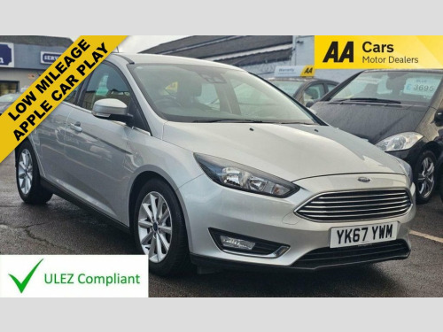 Ford Focus  AUTOMATIC 1.0T EcoBoost Titanium Hatchback 5dr Pet