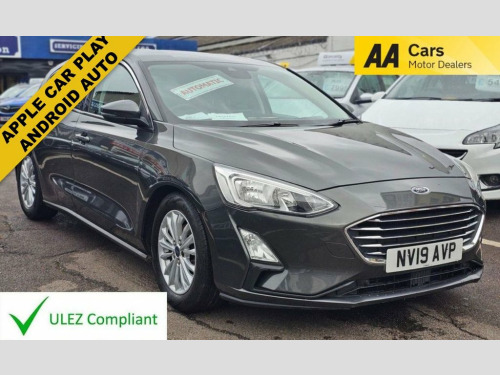 Ford Focus  AUTOMATIC 1.0T EcoBoost Titanium Hatchback 5dr Pet