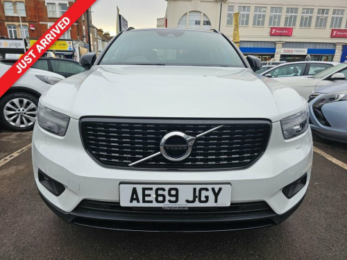 Volvo XC40  AUTOMATIC 2.0 T5 R-Design SUV 5dr Petrol Auto AWD  