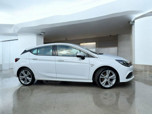 Vauxhall Astra  1.6 CDTi ecoTEC BlueInjection SRi VX Line Nav Hatc