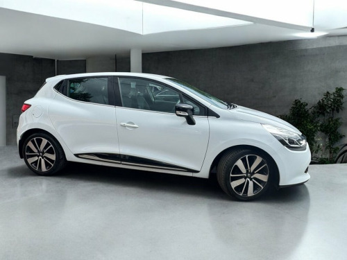 Renault Clio  0.9 TCe Dynamique S MediaNav Hatchback 5dr Petrol 