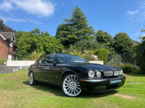 Jaguar XJR  4.2 V8 Saloon 4dr Petrol Automatic (299 g/km, 400 