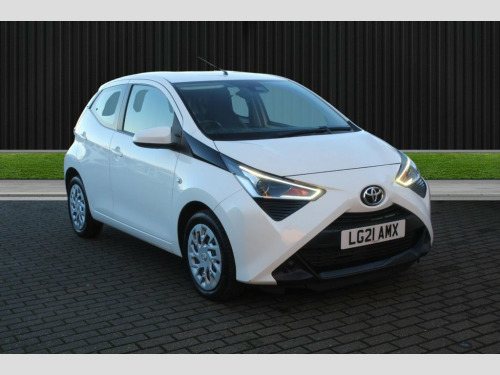 Toyota AYGO  1.0 VVT-i x-play Hatchback 5dr Petrol x-shift Euro