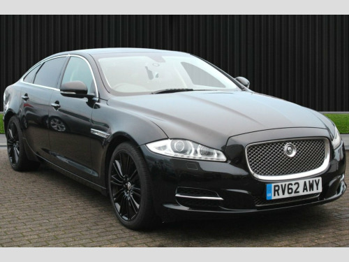 Jaguar XJ  3.0d V6 Luxury Saloon 4dr Diesel Auto Euro 5 (s/s)