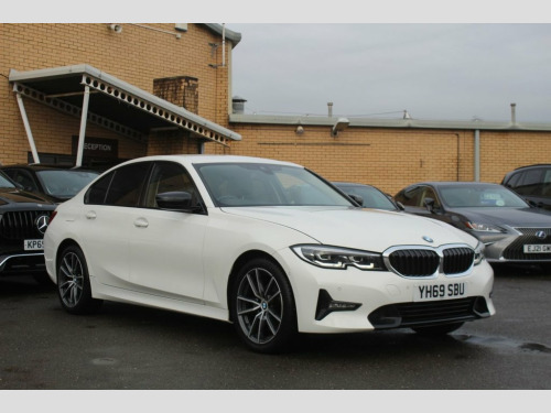 BMW 3 Series  2.0 320i Sport Saloon 4dr Petrol Auto Euro 6 (s/s)
