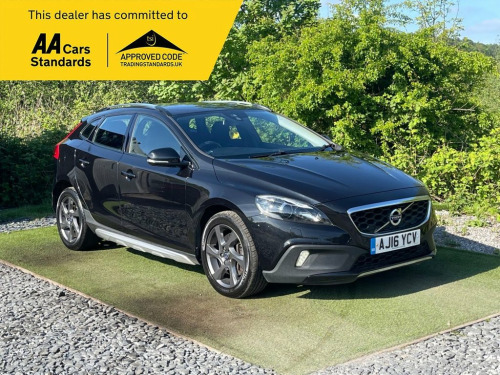 Volvo V40  2.0 D2 CROSS COUNTRY LUX 5d 118 BHP WELL MAINTAINE