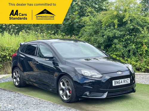 Ford Focus  2.0 ST-2 5d 247 BHP COMPREHENSIVE SERVICE HISTORY