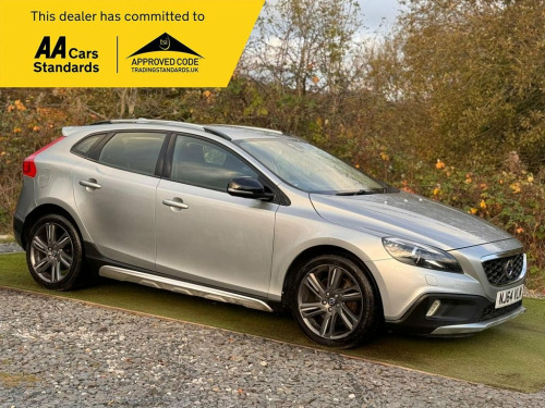 Volvo V40  2.0 D3 Lux Nav Hatchback 5dr Diesel Manual Euro 5 