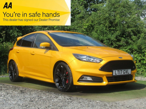 Ford Focus  2.0T EcoBoost ST-2 Hatchback 5dr Petrol Manual Eur