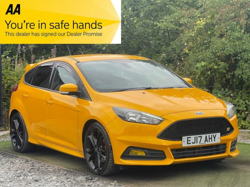 Ford Focus  2.0T EcoBoost ST-2 Hatchback 5dr Petrol Manual Eur