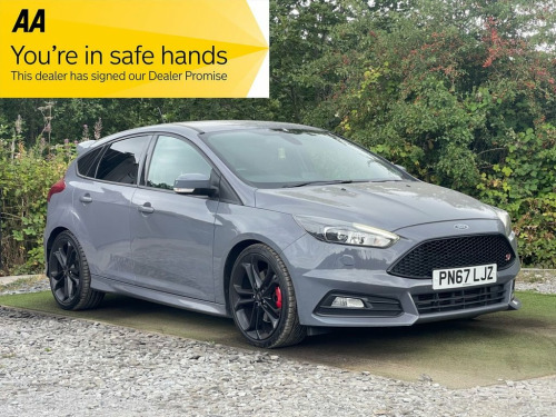 Ford Focus  2.0T EcoBoost ST-3 Hatchback 5dr Petrol Manual Eur