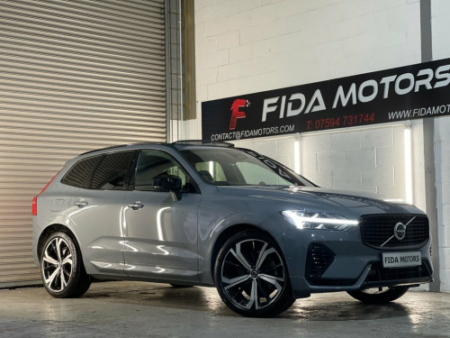 Volvo XC60  2.0h T8 Recharge 18.8kWh Ultimate Dark SUV 5dr Pet