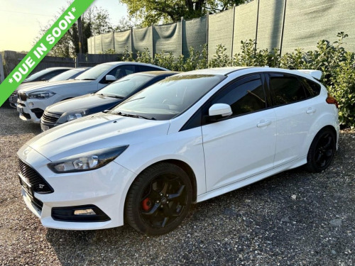 Ford Focus  2.0T EcoBoost ST-2 Hatchback 5dr Petrol Manual Eur