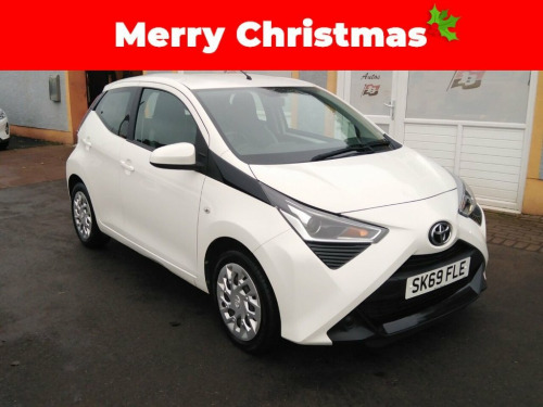 Toyota AYGO  1.0 VVT-i x-play Hatchback 5dr Petrol Manual Euro  