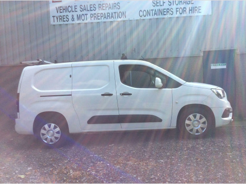 Vauxhall Combo  1.6 Turbo D 2300 Sportive